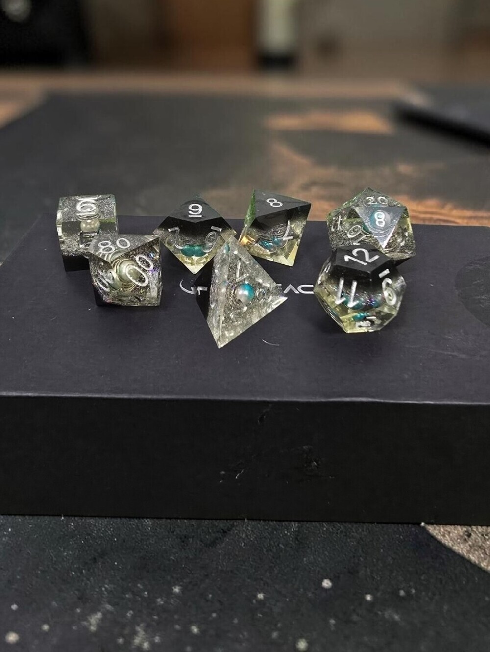 FugaCity Ombre Black Glitter Pearl 7pc DND Dice Set New In Box